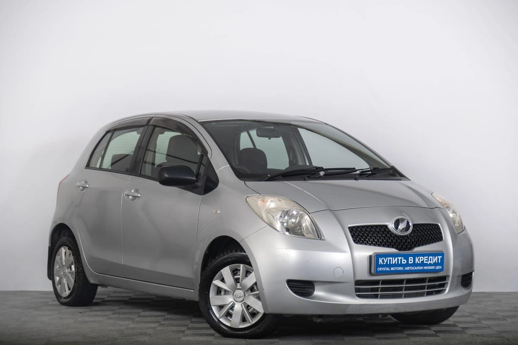 Хетчбэк Toyota Vitz 2005 года, 509000 рублей, Томск