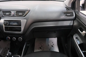 Седан Kia Rio 2017 года, 1039000 рублей, Омск