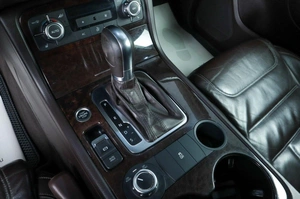 Внедорожник Volkswagen Touareg 2011 года, 1979000 рублей, Челябинск