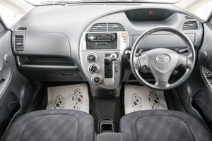 Хетчбэк Toyota Ractis 2006 года, 629000 рублей, Красноярск