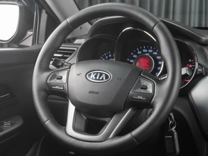 Седан Kia Rio 2012 года, 899000 рублей, Тюмень