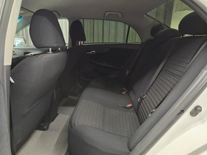 Седан Toyota Corolla 2012 года, 999000 рублей, Ачинск