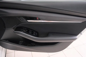 Хетчбэк Mazda 3 2019 года, 1839000 рублей, Красноярск