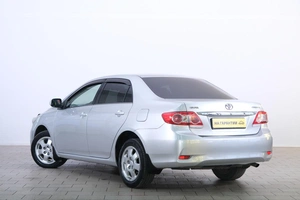 Седан Toyota Corolla 2011 года, 1039000 рублей, Омск