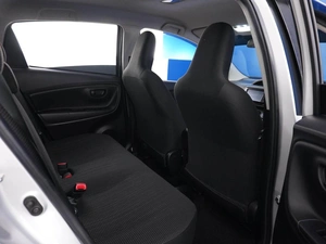 Хетчбэк Toyota Vitz 2018 года, 999654 рублей, Москва