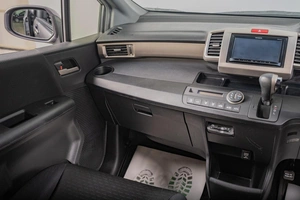 Минивэн Honda Freed 2013 года, 1299000 рублей, Томск