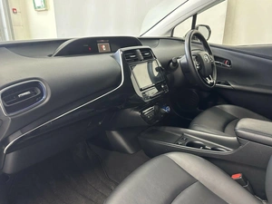 Лифтбек Toyota Prius 2019 года, 2200000 рублей, Красноярск