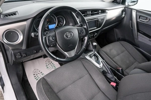 Хетчбэк Toyota Auris 2013 года, 1119000 рублей, Красноярск