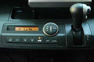 Минивэн Honda Freed 2010 года, 1159000 рублей, Омск