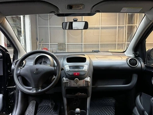 Хетчбэк Peugeot 107 2010 года, 547000 рублей, Красноярск