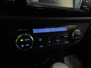 Седан Toyota Corolla 2013 года, 1187000 рублей, Солонцы