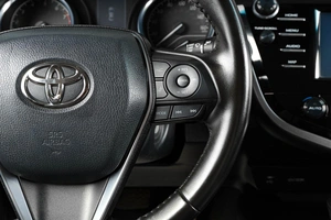 Седан Toyota Camry 2019 года, 2499000 рублей, Тюмень