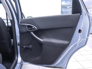 Седан Ford Focus 2004 года, 370000 рублей, Красноярск