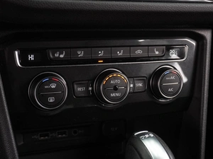 Внедорожник Volkswagen Tiguan 2018 года, 2334000 рублей, Воронеж