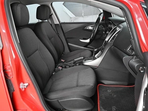 Хетчбэк Opel Astra 2012 года, 799000 рублей, Аксай