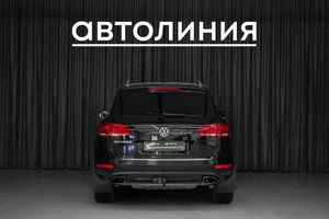 Внедорожник Volkswagen Touareg 2012 года, 1990000 рублей, Красноярск