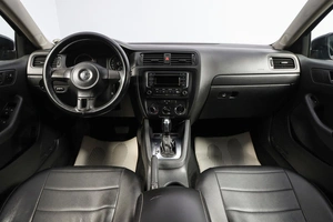 Седан Volkswagen Jetta 2013 года, 1049000 рублей, Новосибирск