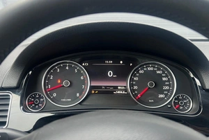 Внедорожник Volkswagen Touareg 2016 года, 2790000 рублей, Солонцы