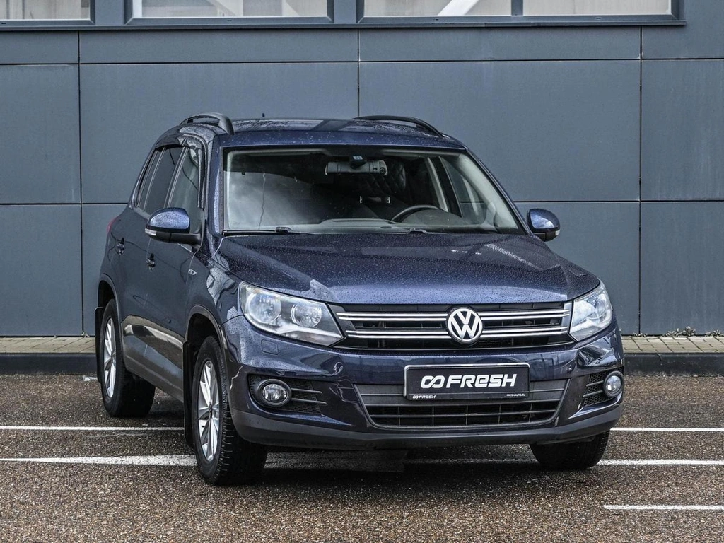 Внедорожник Volkswagen Tiguan 2012 года, 1000000 рублей, Кирилловка