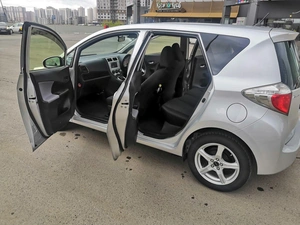 Хетчбэк Toyota Ractis 2012 года, 1150000 рублей, Красноярск