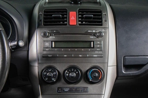 Хетчбэк Toyota Auris 2008 года, 649000 рублей, Сургут