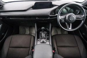 Хетчбэк Mazda 3 2019 года, 1769000 рублей, Красноярск