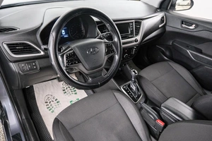 Седан Hyundai Solaris 2017 года, 1049000 рублей, Красноярск