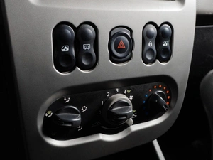 Седан Renault Logan 2011 года, 549000 рублей, Тюмень