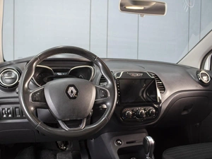 Внедорожник Renault Kaptur 2017 года, 1450000 рублей, Омск
