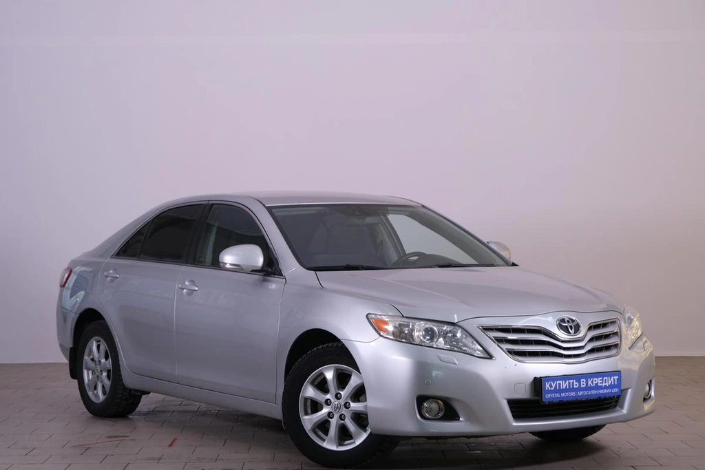 Седан Toyota Camry 2010 года, 1499000 рублей, Омск