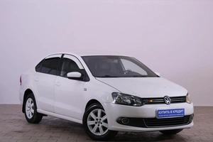 Седан Volkswagen Polo 2010 года, 599000 рублей, Омск
