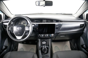 Седан Toyota Corolla 2014 года, 849000 рублей, Пермь