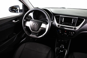 Седан Hyundai Solaris 2017 года, 749000 рублей, Пермь