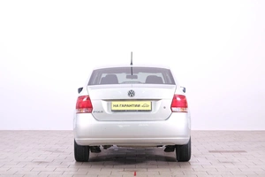 Седан Volkswagen Polo 2013 года, 919000 рублей, Омск