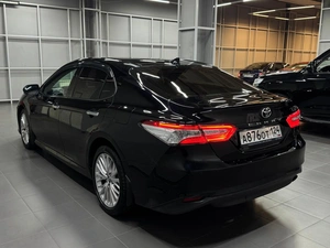 Седан Toyota Camry 2019 года, 2697000 рублей, Красноярск