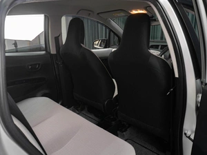 Хетчбэк Toyota Vitz 2013 года, 829000 рублей, Тюмень