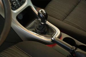 Хетчбэк Opel Astra 2012 года, 919000 рублей, Омск