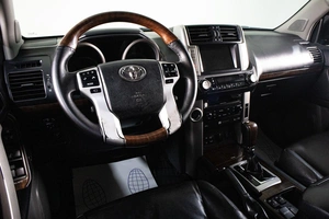 Внедорожник Toyota Land Cruiser Prado 2011 года, 3389000 рублей, Сургут