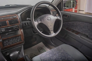 Седан Toyota Carina 2000 года, 529000 рублей, Томск