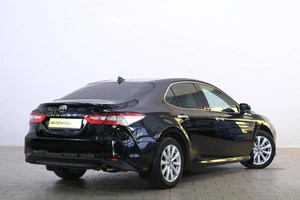 Седан Toyota Camry 2018 года, 2889000 рублей, Омск