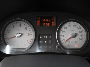Седан Renault Logan 2009 года, 480000 рублей, Омск