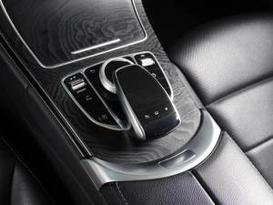Седан Mercedes-benz C-класс 2016 года, 2250000 рублей, Красный Пахарь