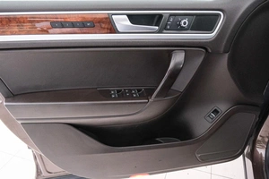 Внедорожник Volkswagen Touareg 2013 года, 1889000 рублей, Красноярск