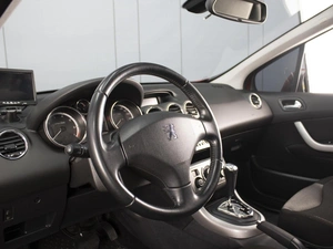 Хетчбэк Peugeot 308 2010 года, 460000 рублей, Омск
