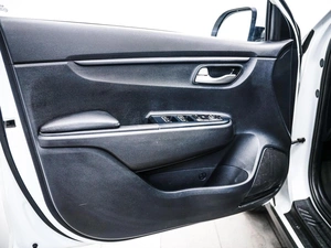 Хетчбэк Kia Rio X-Line 2019 года, 1370000 рублей, Красноярск