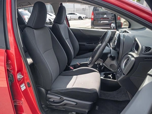 Хетчбэк Toyota Vitz 2013 года, 840000 рублей, Краснодар