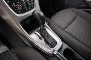 Хетчбэк Opel Astra 2011 года, 759000 рублей, Красноярск