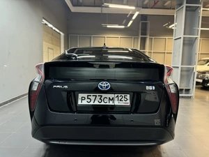Лифтбек Toyota Prius 2016 года, 1897000 рублей, Красноярск