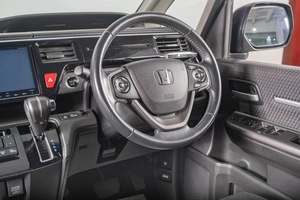 Минивэн Honda Stepwgn Spada 2016 года, 1999000 рублей, Томск