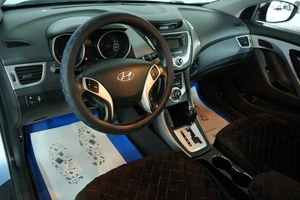 Седан Hyundai Elantra 2011 года, 1029000 рублей, Омск